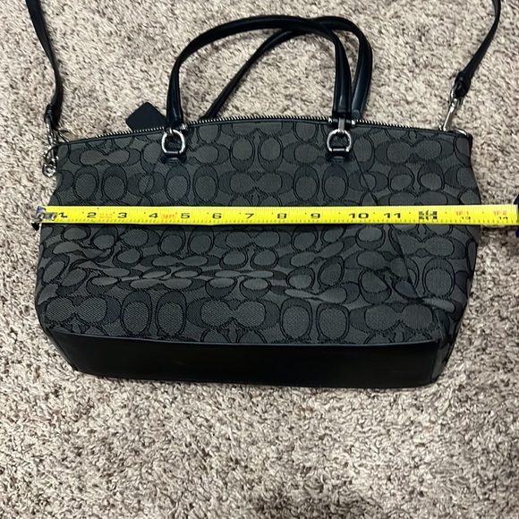 Black coach purse - Picture 9 of 12